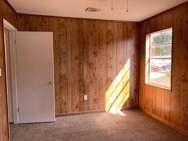 Building Photo - Duplex for Rent