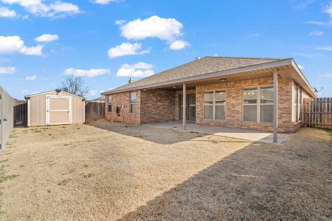 Building Photo - Beautiful 4/3/2 in Frenship ISD