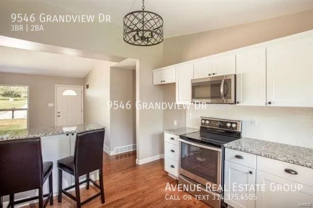 Building Photo - 9546 Grandview Dr