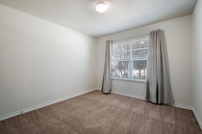 Building Photo - Half off first months rent!