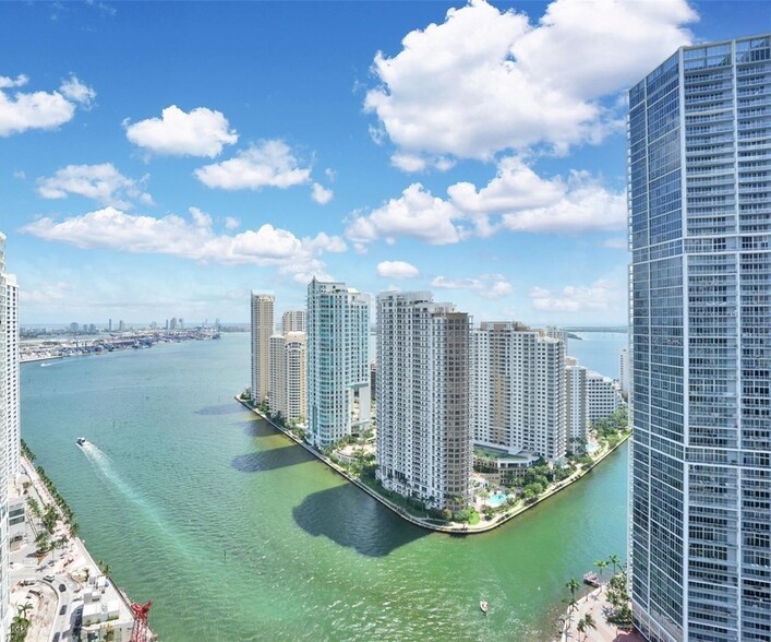 Building Photo - 200 Biscayne Boulevard Way