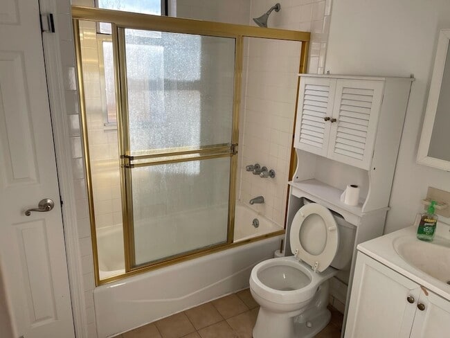 Building Photo - 55 Bonn Pl