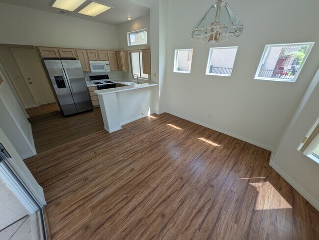 Building Photo - 2829 Vista Butte Dr