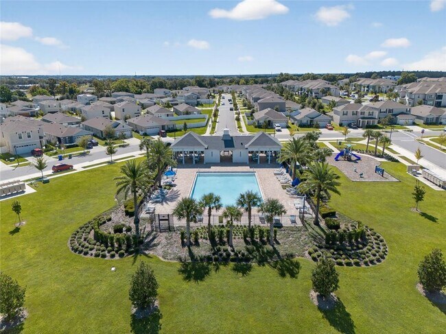 Building Photo - 2597 Shamrock St