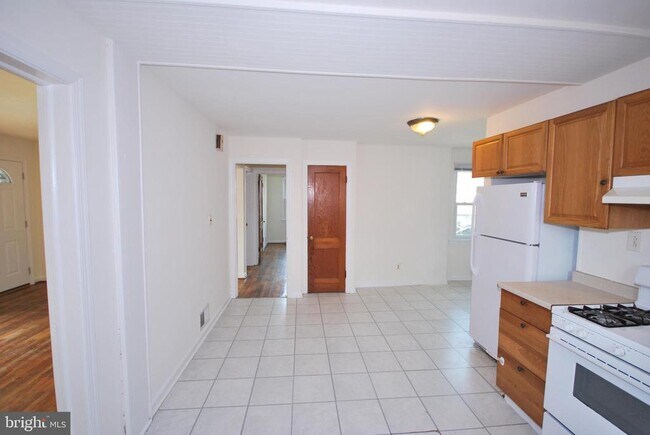 Building Photo - 5028 Nantucket Rd