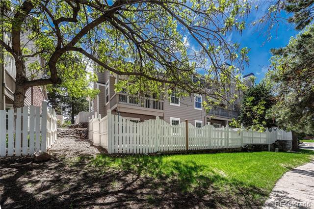 Building Photo - 9885 Greensview Cir
