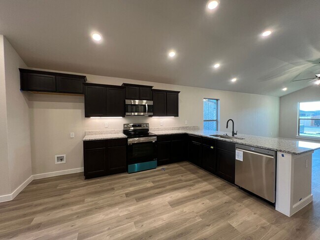 Building Photo - For Rent: Charming 3-Bedroom, 2-Bath Home in West Texas!