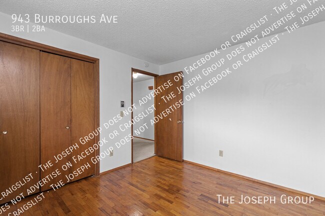 Building Photo - 943 Burroughs Ave
