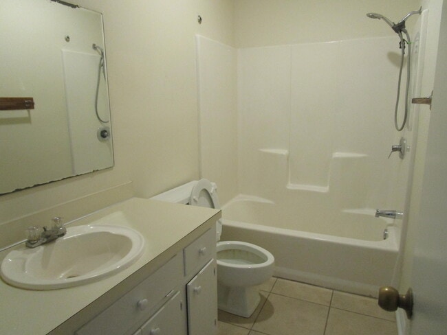 Building Photo - 25 Cuttino Rd