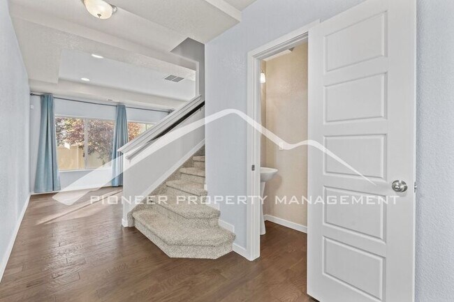 Building Photo - 6684 Thicket Pass Ln