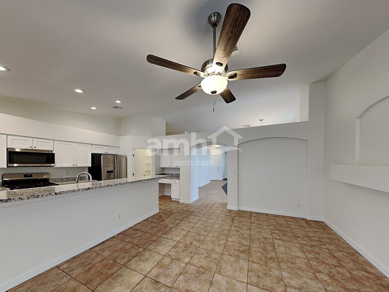 Building Photo - 504 Duran St