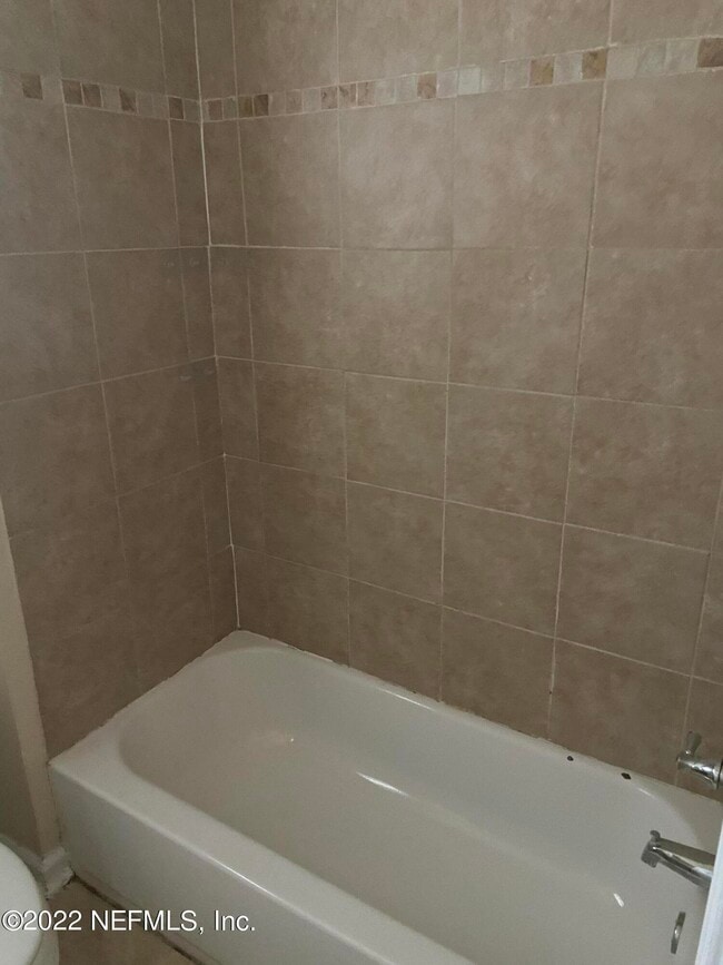 Building Photo - 2158 Spring Park Rd