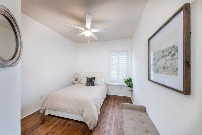 Building Photo - Baldwin Park Beauty! 3 bed/2.5 bath Pool H...