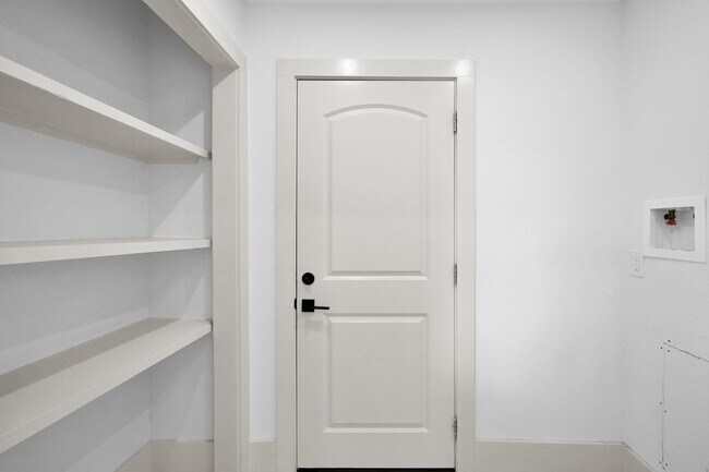 Building Photo - 6026 Willowbend Blvd