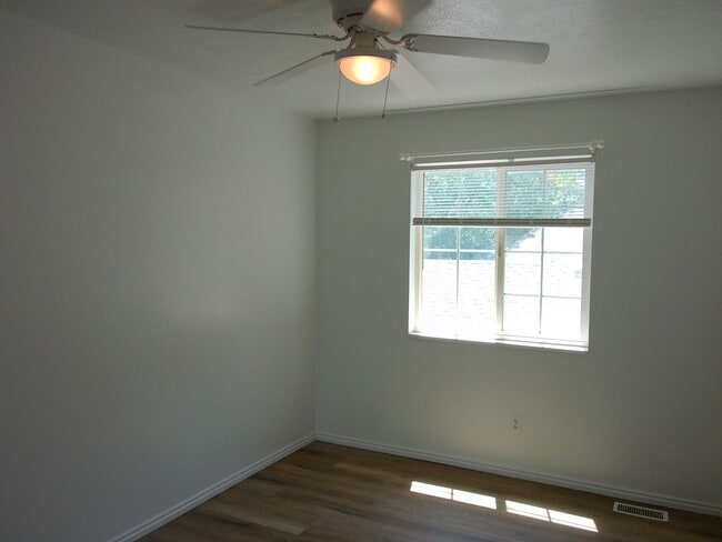 Building Photo - 119 Penhurst Pl
