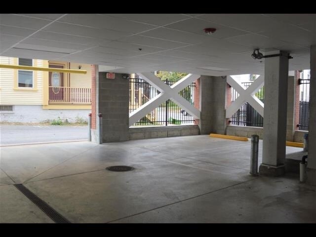 Building Photo - 2 Silver St