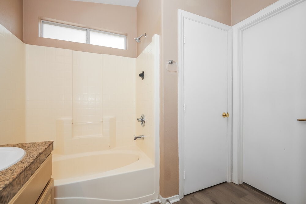 Building Photo - 1002 Emerald Stone Ave