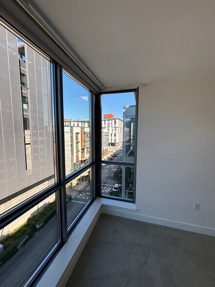 Building Photo - 435 China Basin St