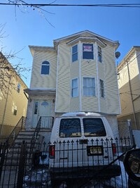 Building Photo - 15 Longworth St