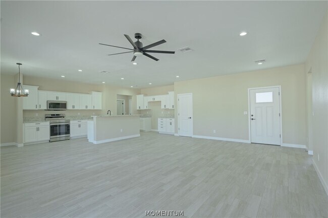 Building Photo - 2213 Hayden Way