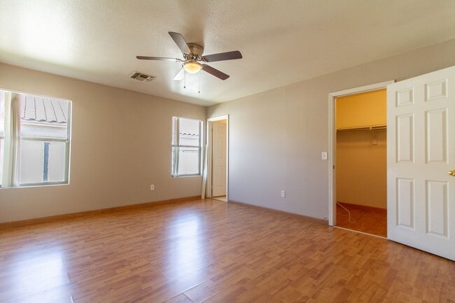 Building Photo - 8566 E Desert Ln