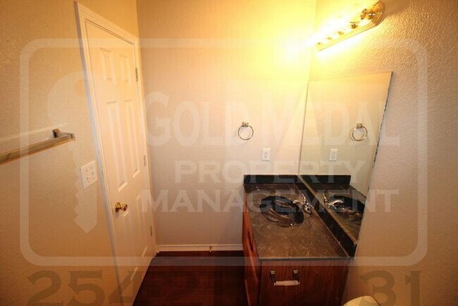 Building Photo - 3401 Barcelona Dr