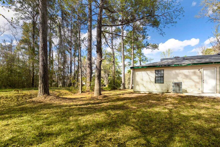 Backyard - 377 W Wilbur St