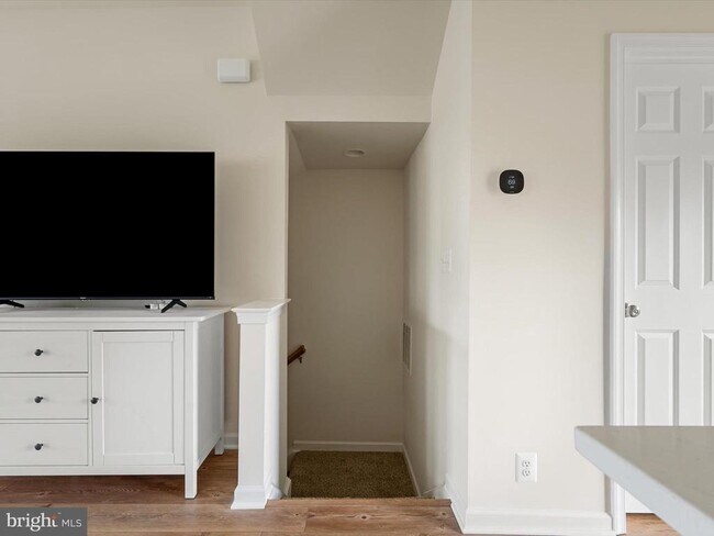 Building Photo - 113 Heyford Dr