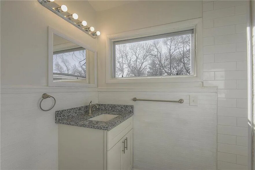 Building Photo - 6306 Fairlane Dr