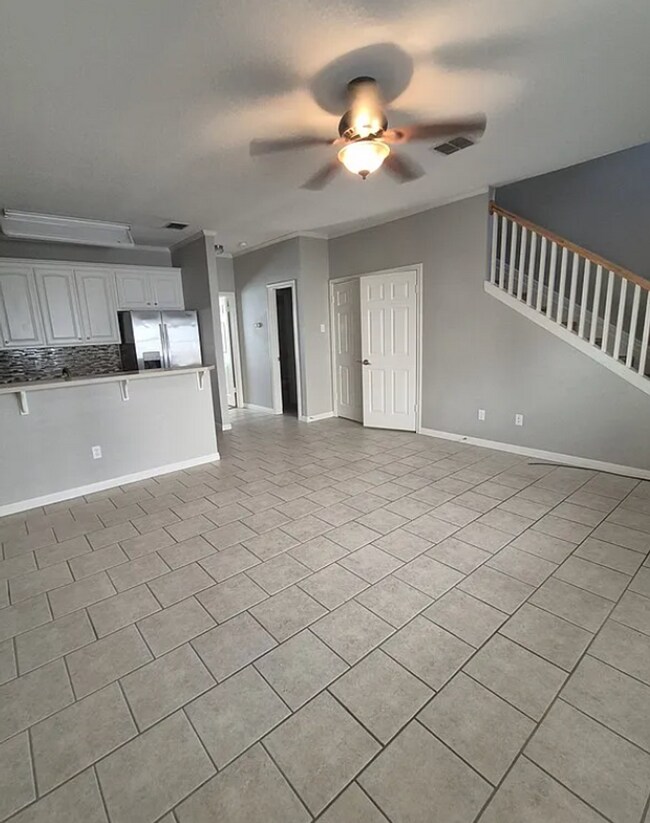 Building Photo - 3 bed 3 bath one block away from Baylor