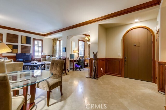 Building Photo - 11 Saraceno