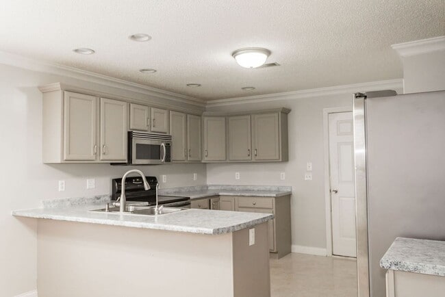 Building Photo - Nice home located on quiet Culdesac!