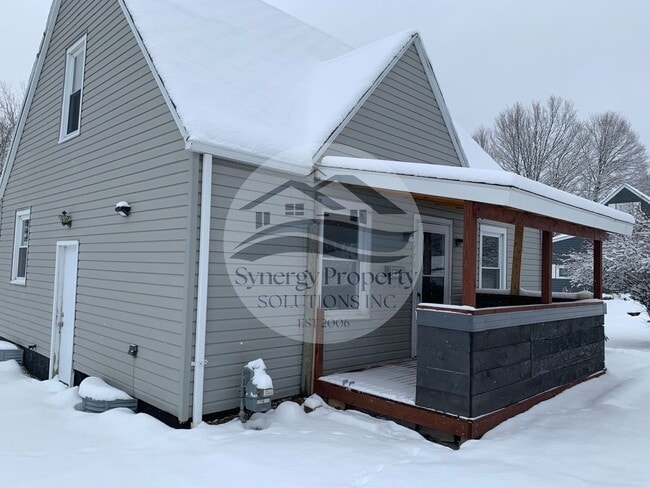 Building Photo - Madison Rental