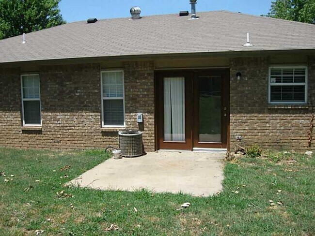Building Photo - 38 Burnett Cir