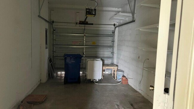 Building Photo - 274 River Bluff Ln