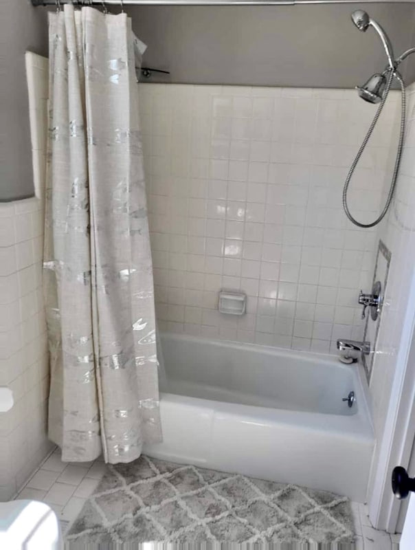 Building Photo - 202 Edgewater Dr