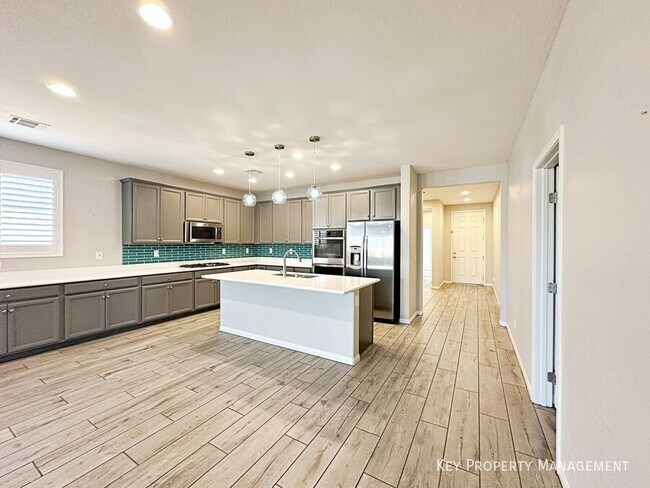 Building Photo - 6033 Torciano St
