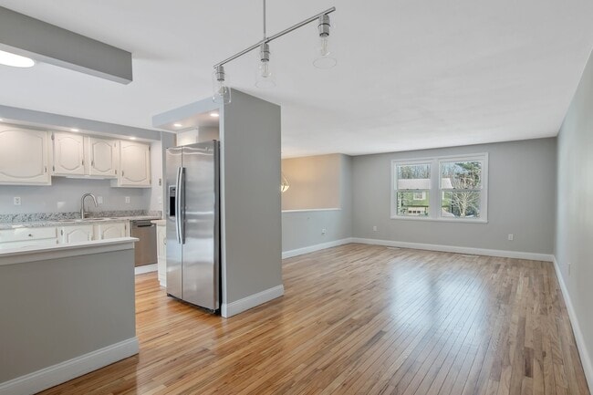 Building Photo - 4210 Trotwood Ln