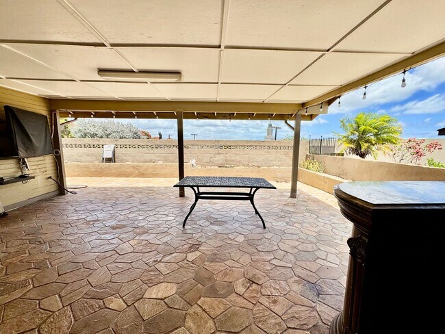 Building Photo - Available now | A 4 Bedroom, 2 Bathroom Si...