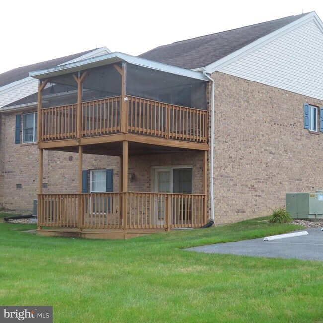 Building Photo - 2325 Majestic Ct