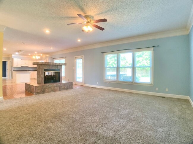Building Photo - 141 Lyme Dr