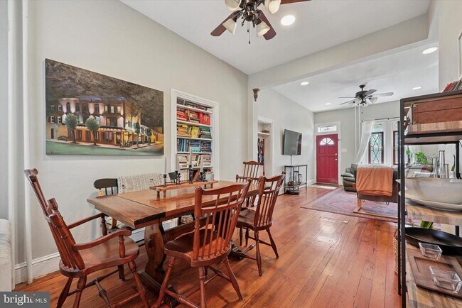 Building Photo - 466 1/2 Conarroe St