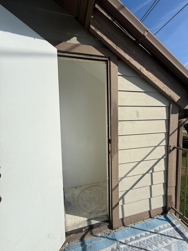 Building Photo - 8287 Sands Point Dr