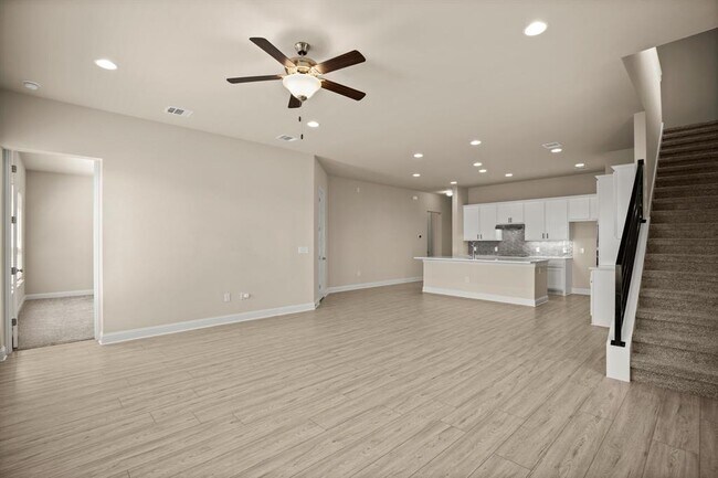 Building Photo - 709 Pinnacle View Dr