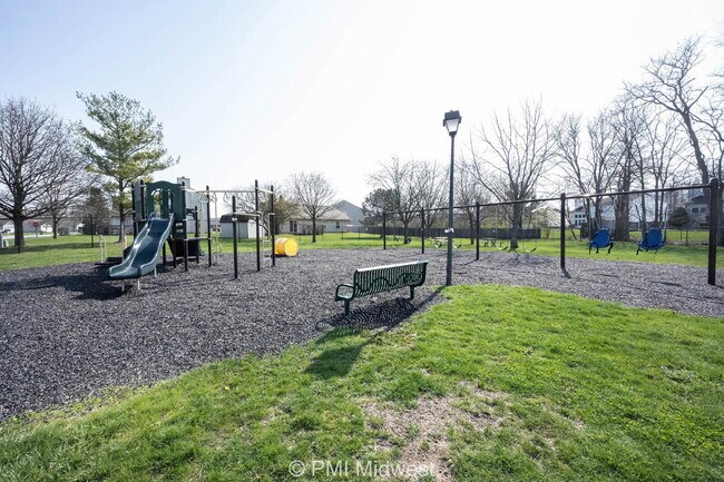 Building Photo - "Charming 3-Bed, 2-Bath Home on Scatter Woods Lane – 1,410 Sq Ft of Comfort Awaits in Indianapolis!"