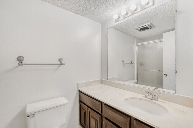 Building Photo - 2301 E Fremont Ave