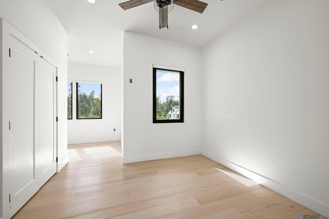 Building Photo - 9825 Fawn Vw Dr