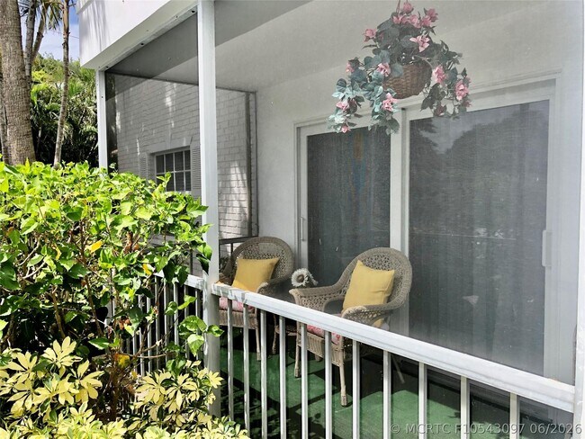 Building Photo - 6407 Bay Club Dr