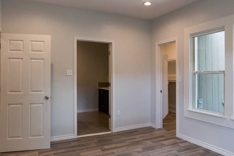 Building Photo - 1319 NE 15th St