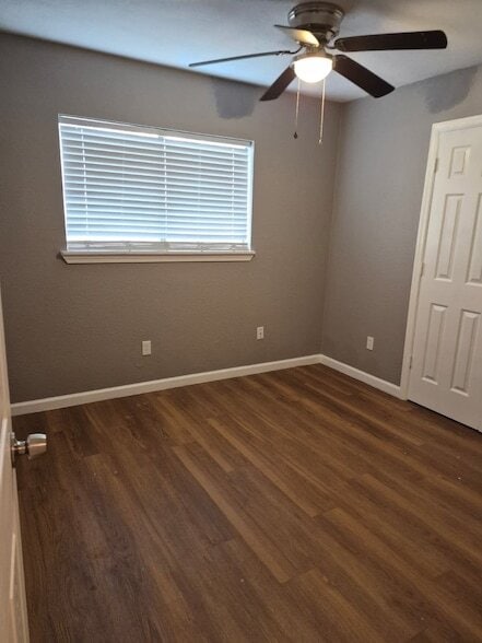 Building Photo - 15735 Munson Ln